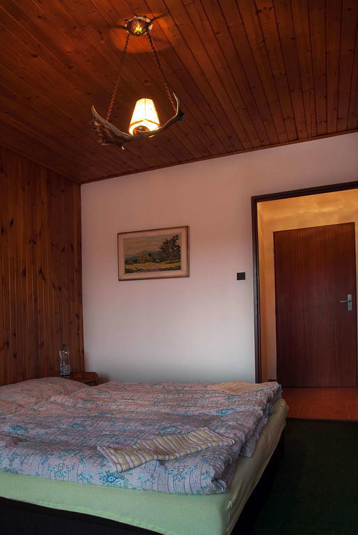Lovecky Hotel Jivak Loučeň Kamer foto