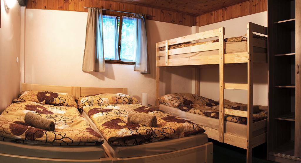 Lovecky Hotel Jivak Loučeň Buitenkant foto