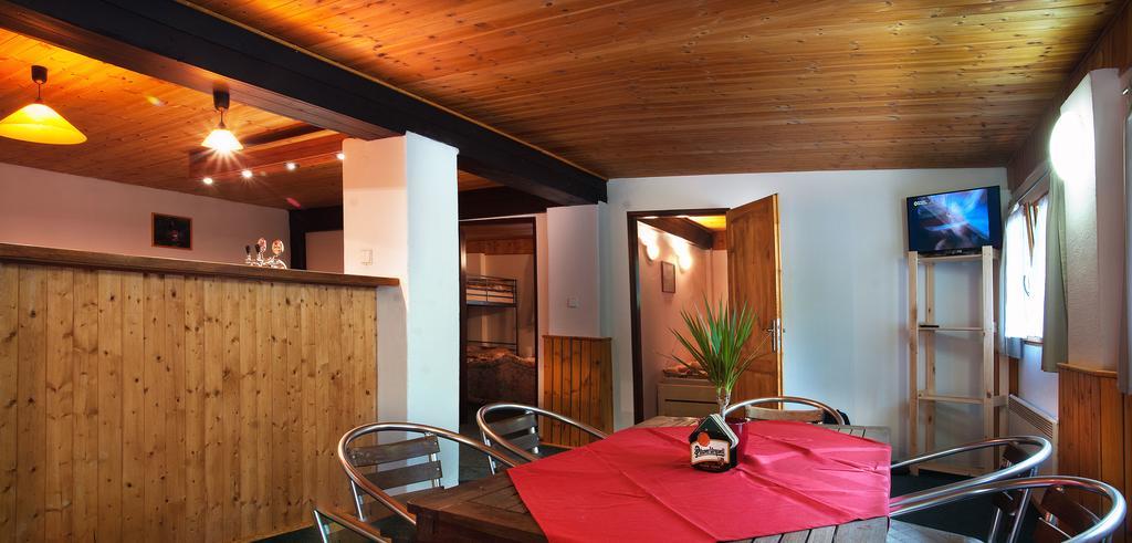 Lovecky Hotel Jivak Loučeň Buitenkant foto